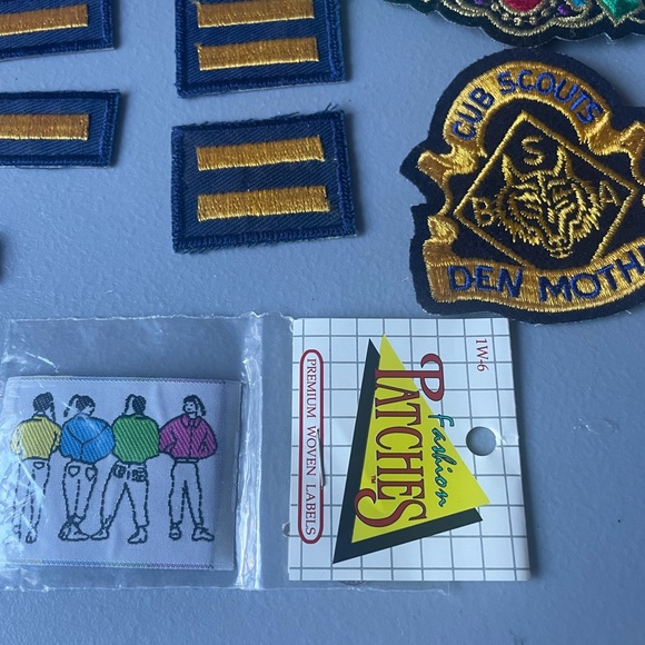 Vintage Lot of 21 Embroidered Patches & Clothing Labels - Picture 6 of 13